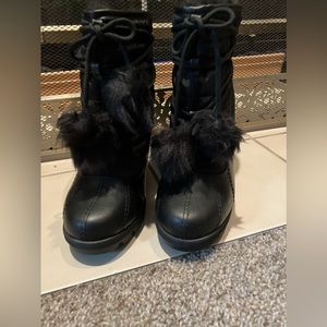 Earth Snow Boots Size 7.5